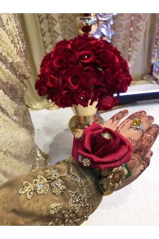 Corsage flowers for wedding 